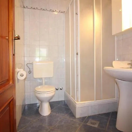 In With One-bedroom 17 *